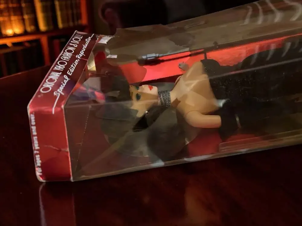BARBIE DOLL SOLO in the SPOTLIGHT BARBIE DARK HAIR NIB NRFB MATTEL 13820